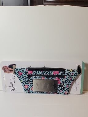 Jessica Simpson Dual Pocket Running Waist Pack, Animal Print - Animal Print